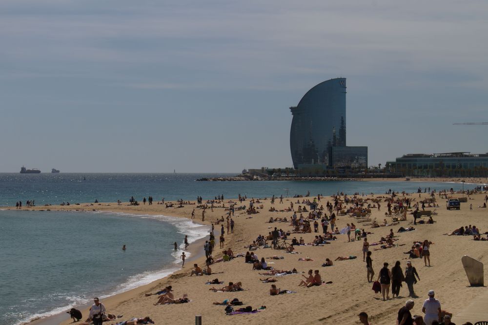 La Barceloneta est le quartier du centre de Barcelone situé près de la plage et du port. Créé à partir de 1753 au moment de la création du Parc de la Ciutadella. C'est un quartier de pêcheurs et de ma