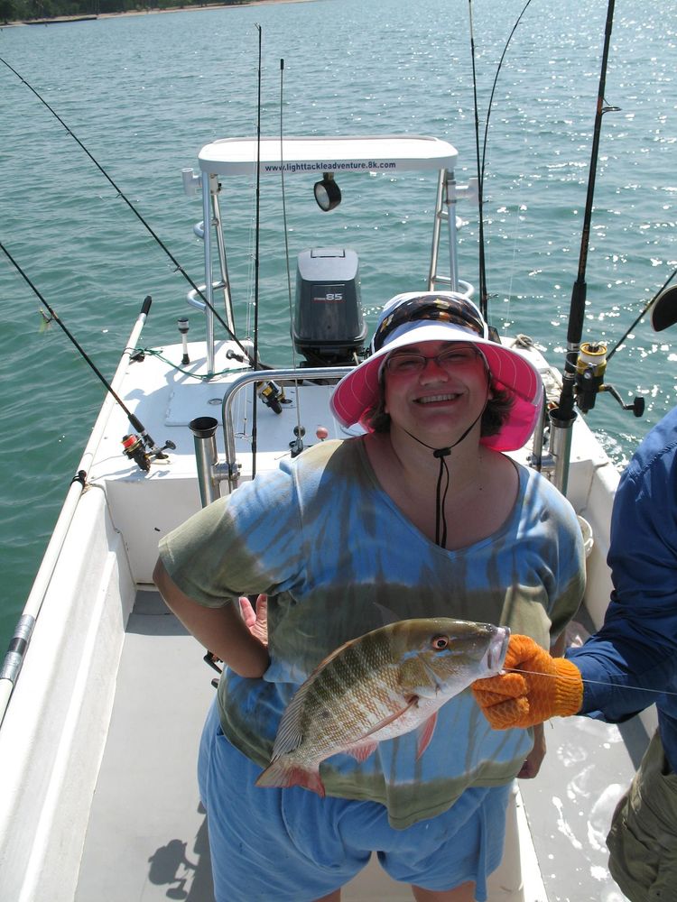 Notre sortie de pêche en haute mer à Porto Rico, près de Cabo Rojo
Jenn et son vivaneau rouge