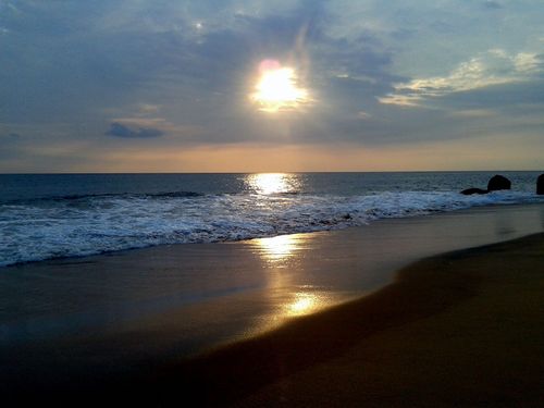 The reflection of Sun on the receding waters gave a beautiful snap