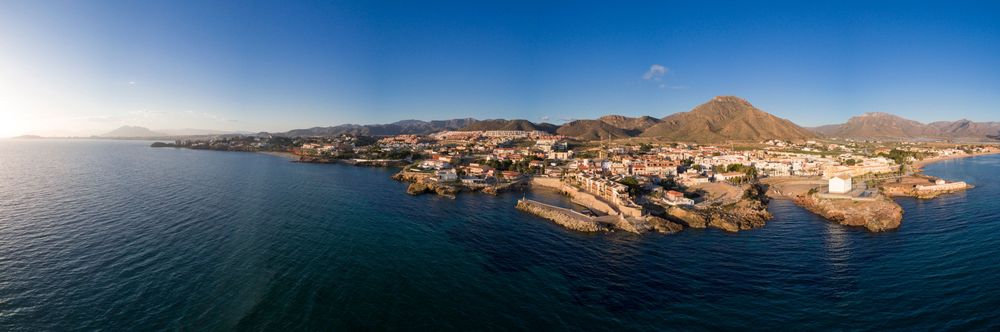 Panorama unido a partir de fotos de DJI Mavic Pro (vertical).