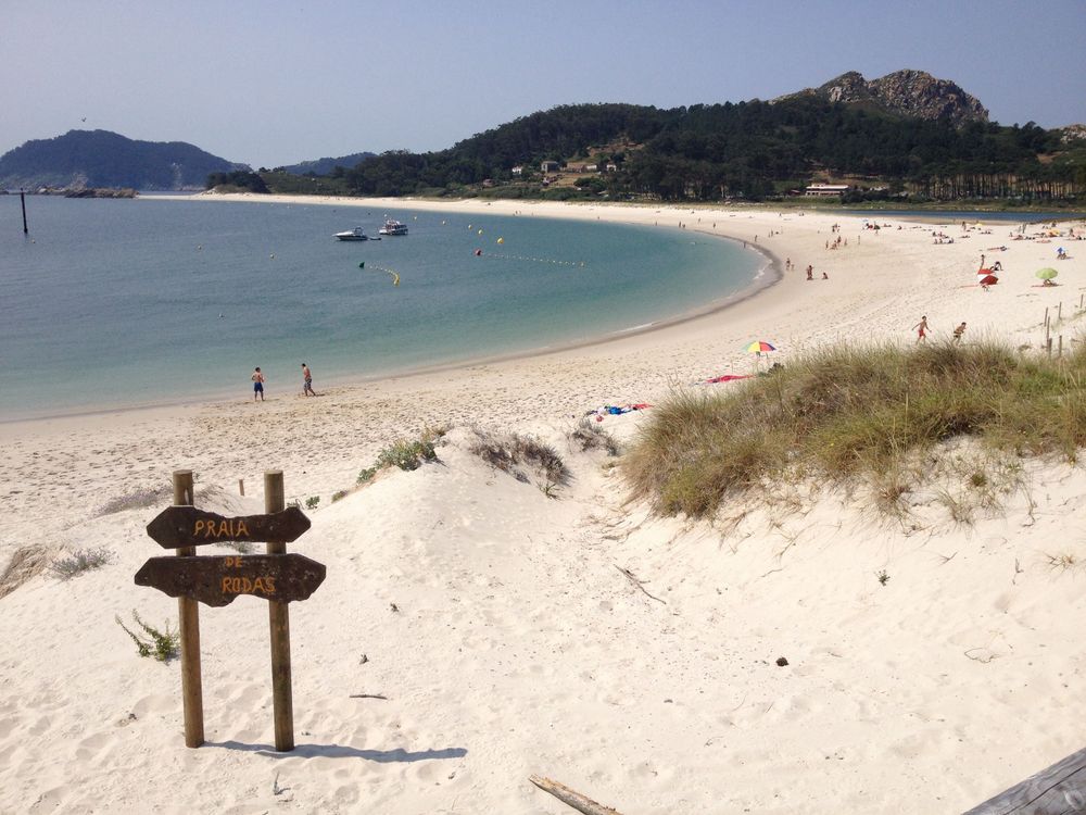 Rodas Beach, Isola di Cíes, Baia di Vigo, Spagna, la migliore spiaggia del mondo / Playa de Rodas en las islas Cíes, en la ría de Vigo, la mejor del mundo / Praia de Rodas, a mellor do mundo