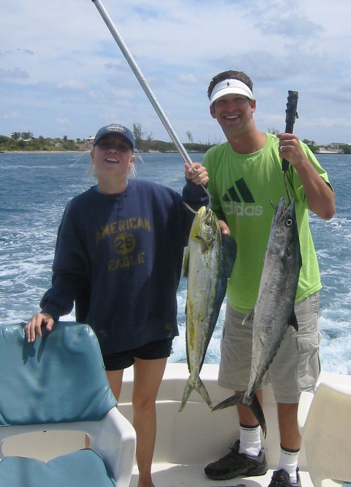 Questo è stato un divertente viaggio di pesca. Abbiamo pescato in traina, cosa che non avevo mai fatto prima, e abbiamo pescato pesci che non avevamo mai pescato prima. Margaret ha preso un Mahi-Mahi e io ho preso un pesce re.